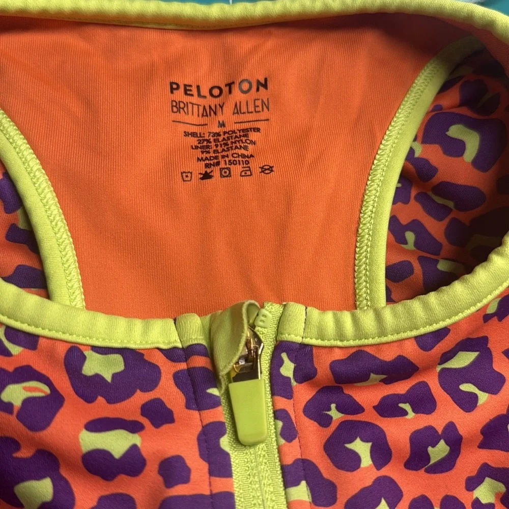 Peloton x Brittany Allen Neon Leopard Print Sports Activewear Set Size Medium - Picture 15 of 15